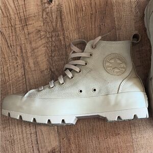 Converse Women’s Chuck Taylor All Star Lugged High Top Boot - Tan